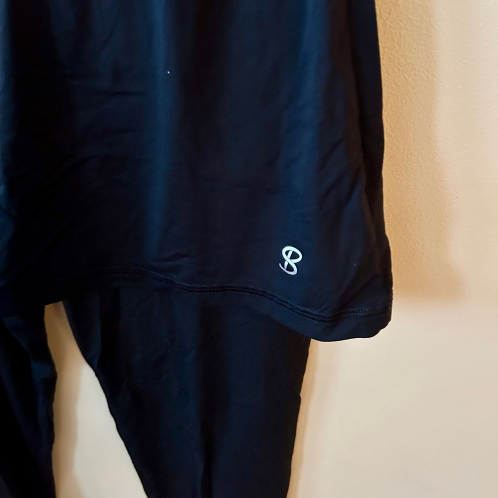 Sofibella Black Skirted Leggings, 4-way Stretch, Wicking, Sz M - Picture 6 of 7